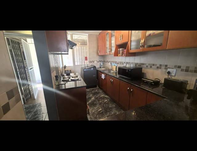 3 BEDROOM APARTMENT FOR SALE IN FLORIDA